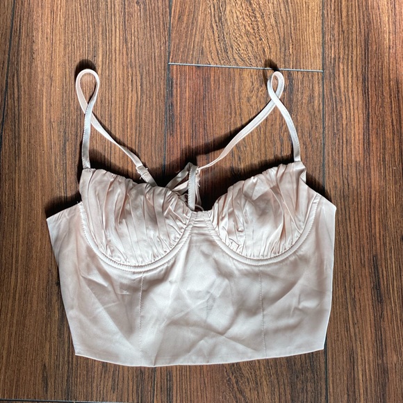 CUTE CROP TOP - Picture 1 of 2